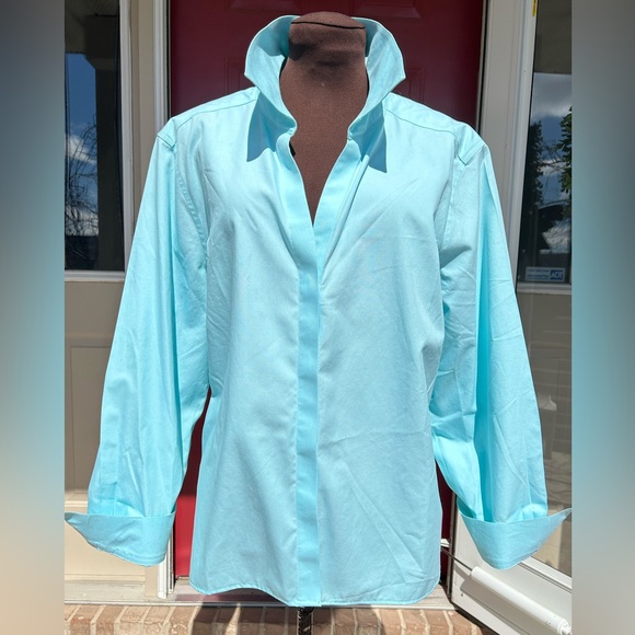Foxcroft Tops - NWOT FOXCROFT s18W ‘Heritage’ shirt-beautiful Tiffany blue-shaped fit-retail $98